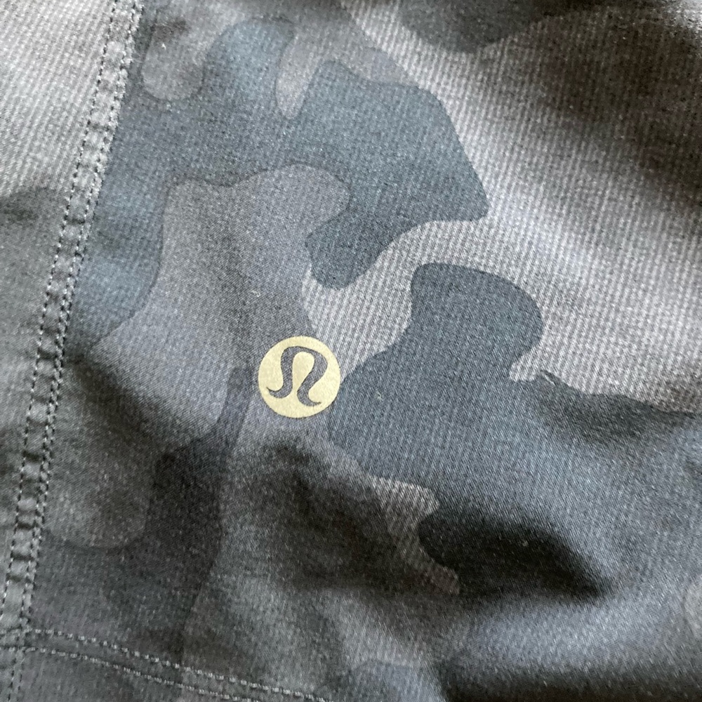 T.H.E. 9” linerless Lululemon sz XL